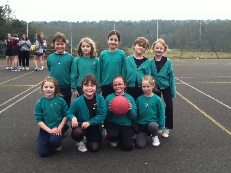 blandford-st-mary-primary-school-pe-year-3-4-netball-festival