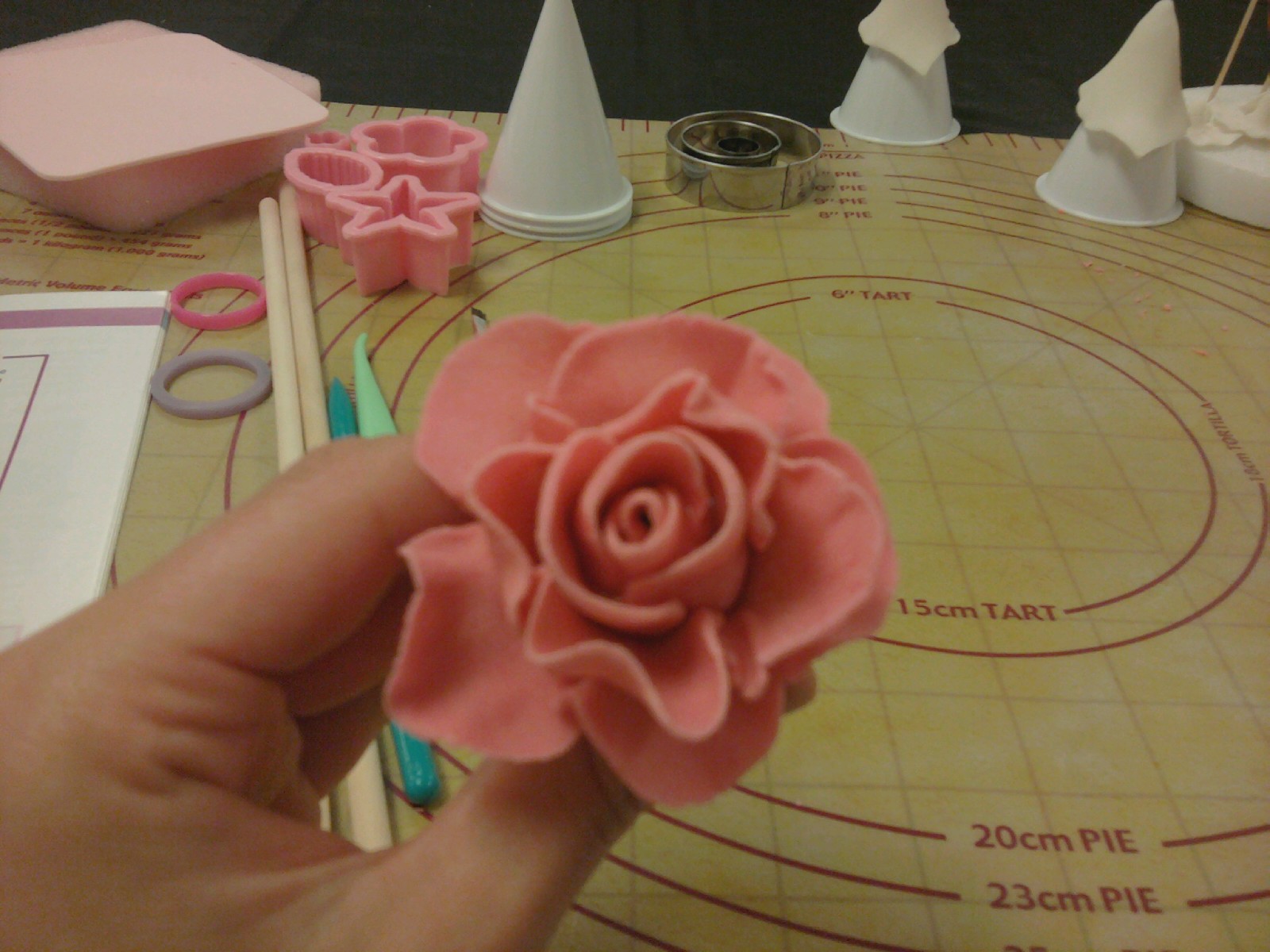 The Gluten Free Wife Gum Paste & Fondant Class! Part 1