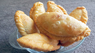 Narkeler-Vaja-Puli-Piha-Bengali-Recipe