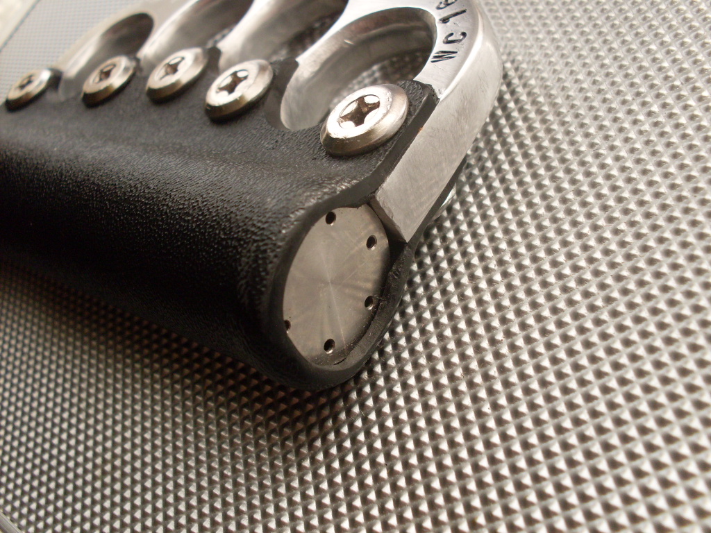 WeaponCollector's Knuckle Duster and Weapon Blog Brass Knuckles Vape