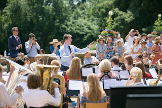 Bryanston orchestra Image of Duncan Emerson conducting the orchestra