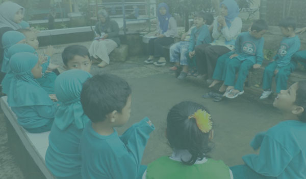 Strategi Penanaman Sikap Dalam Kegiatan Pembelajaran PAUD Strategi Penanaman Sikap Dalam Kegiatan Pembelajaran PAUD