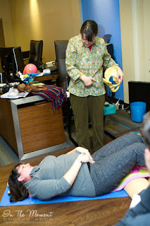 Spinning Babies Gail Tully is the developer and creator of Belly Mapping. Belly Mapping is a 3-step process to estimate your baby's position in the womb. Many pregnant people can estimate with fairly good accuracy in their last trimester of pregnancy.
