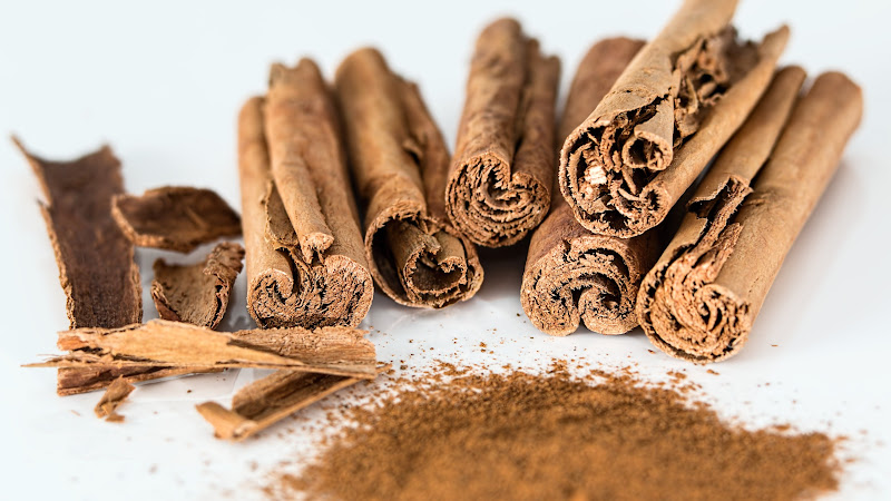 Cinnamon Sticks and Cinnamon Powder