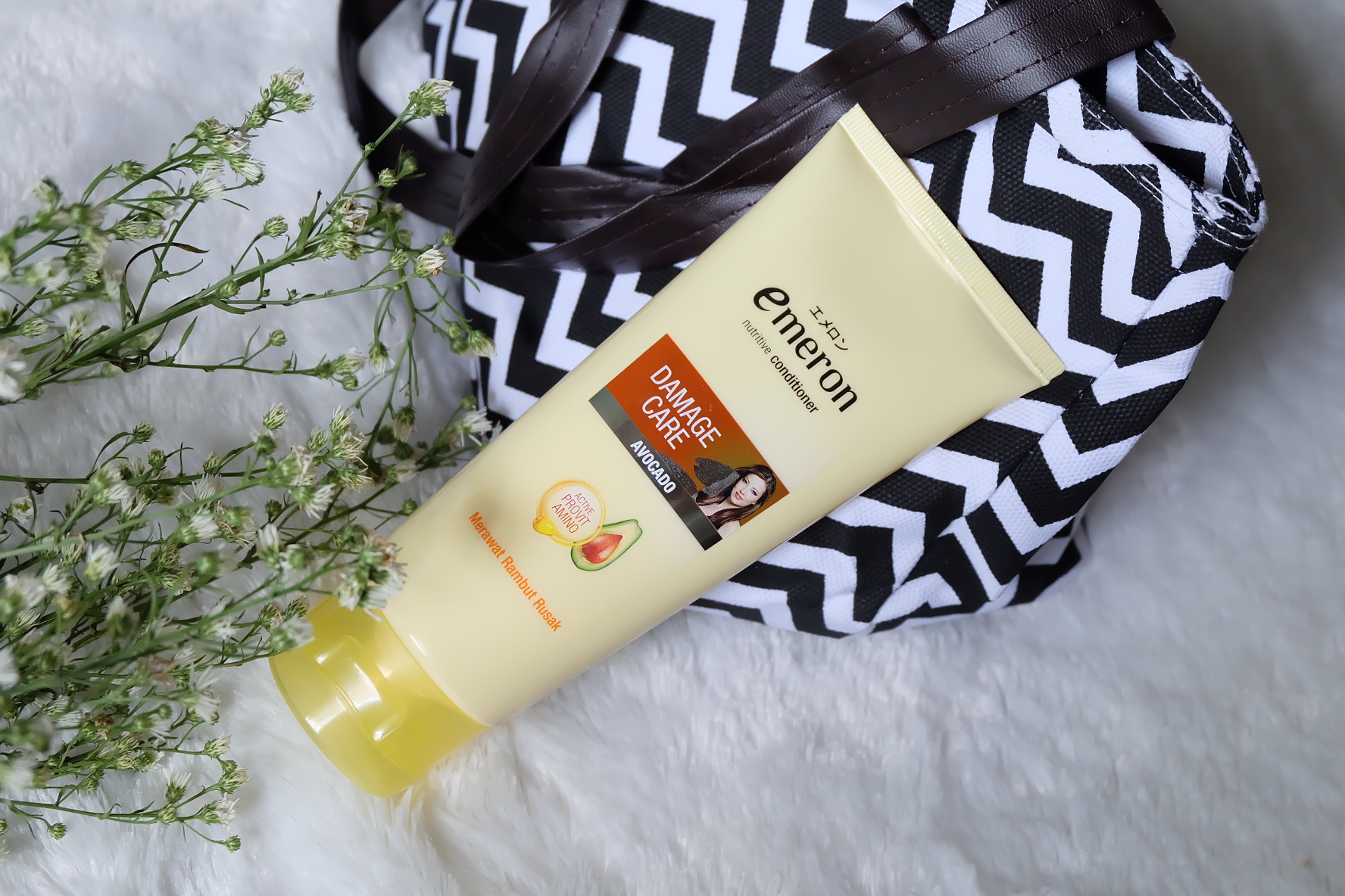 [Review] Emeron Complete Hair Damage Care (Shampoo, Hair Vitamin and Conditioner)