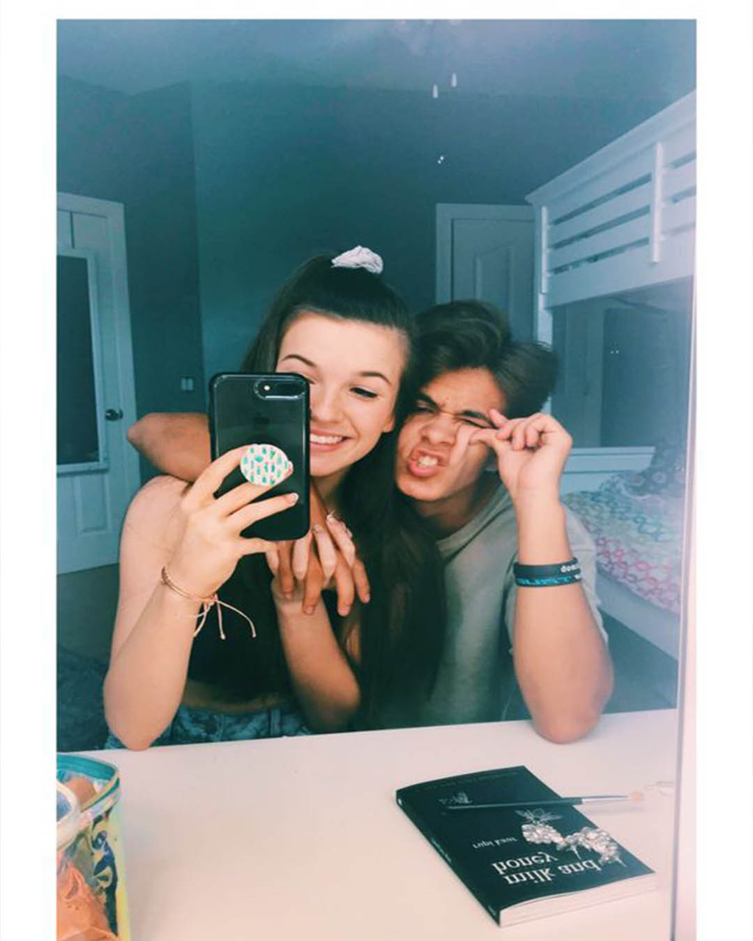 Featured image of post Fotos Tumblr Con Tu Mejor Amiga En El Espejo Debajo de la foto pon a glaciar del aneto en los pirineos