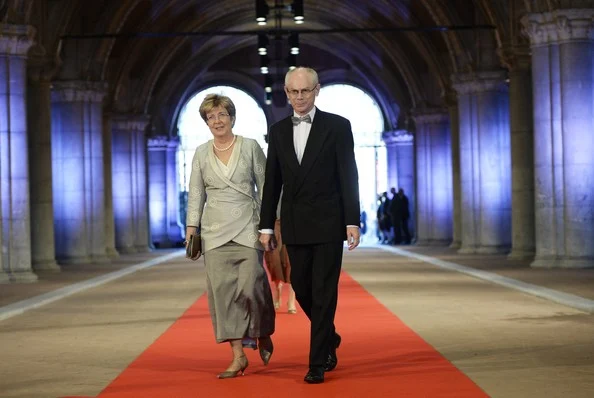 Queen Beatrix hosts her final dinner as Queen for members of the royal family 