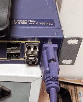 Soporte IT: Conectar a switch extreme vía cable serial