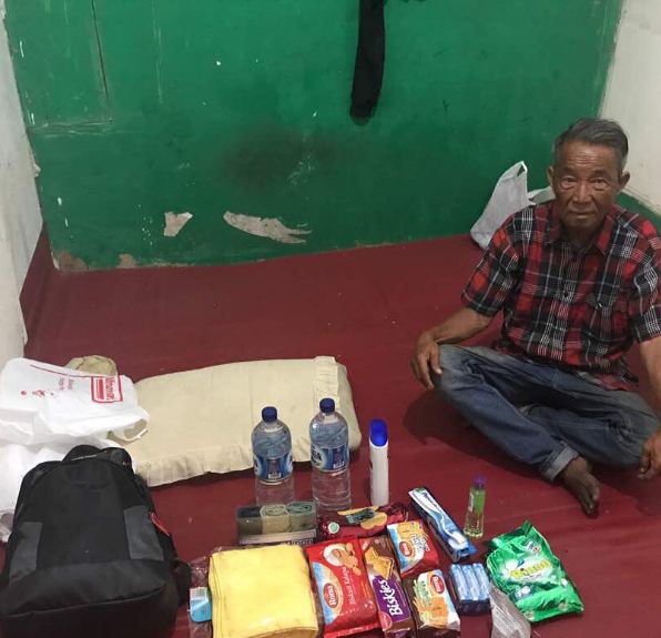 Mengharukan! The Power of Socmed, Dulu Gelandangan di Jakarta, Nasibnya Berubah Setelah didandani Mengharukan! The Power of Socmed, Dulu Gelandangan di Jakarta, Nasibnya Berubah Setelah didandani