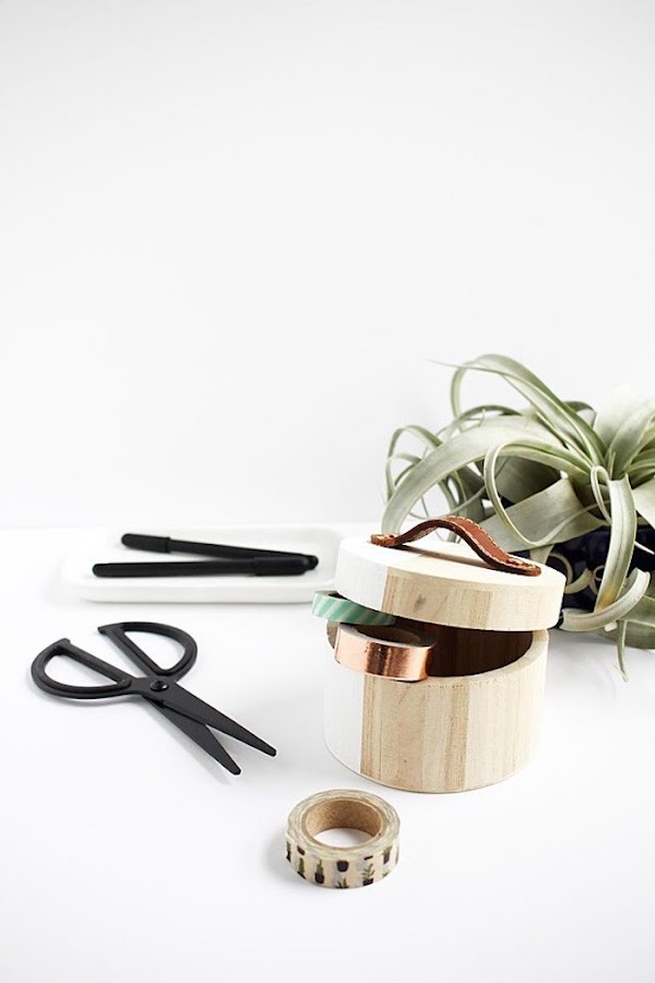 Asa para cajas con cinturones de cuero