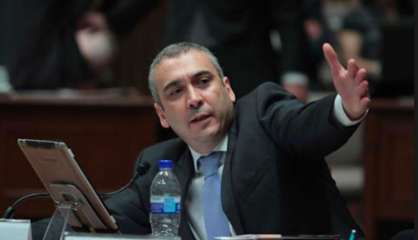 Arremete INE contra AMLO por intención de donar 40 mdp a damnificados; “no te puedes poner guapo con el sombrero Arremete INE contra AMLO por intención de donar 40 mdp a damnificados; “no te puedes poner guapo con el sombrero