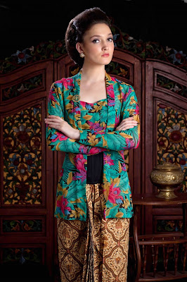 Koleksi Model Kebaya Kutu Baru Modern Terbaru Koleksi Model Kebaya Kutu Baru Modern Terbaru
