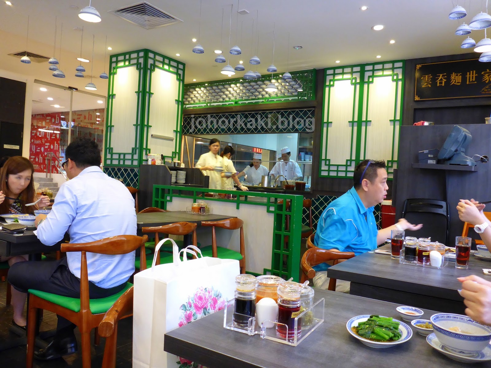 Mak's Simple Little Bowl of Wantan Noodles at Centrepoint Orchard Road