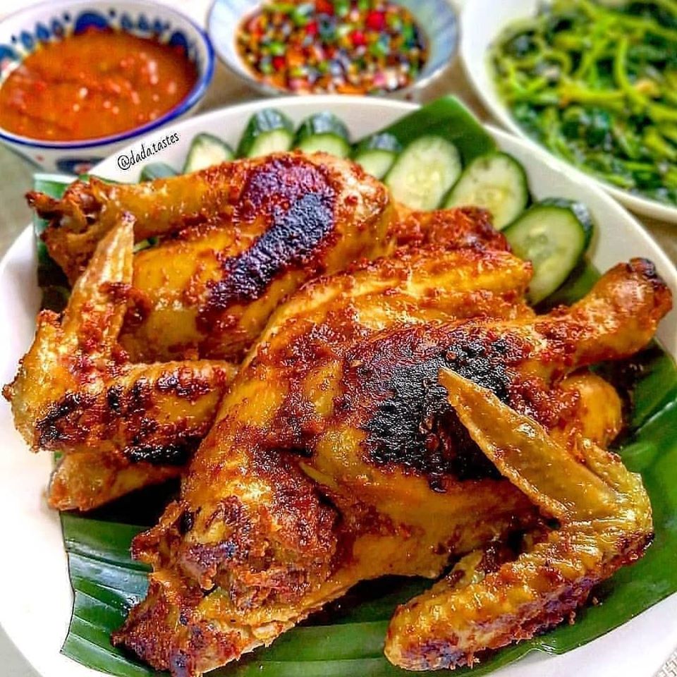 Ayam Bakar Taliwang Dengan Bumbu Melimpah. Lezatnya Ayam Bakar Taliwang Dengan Bumbu Melimpah. Lezatnya