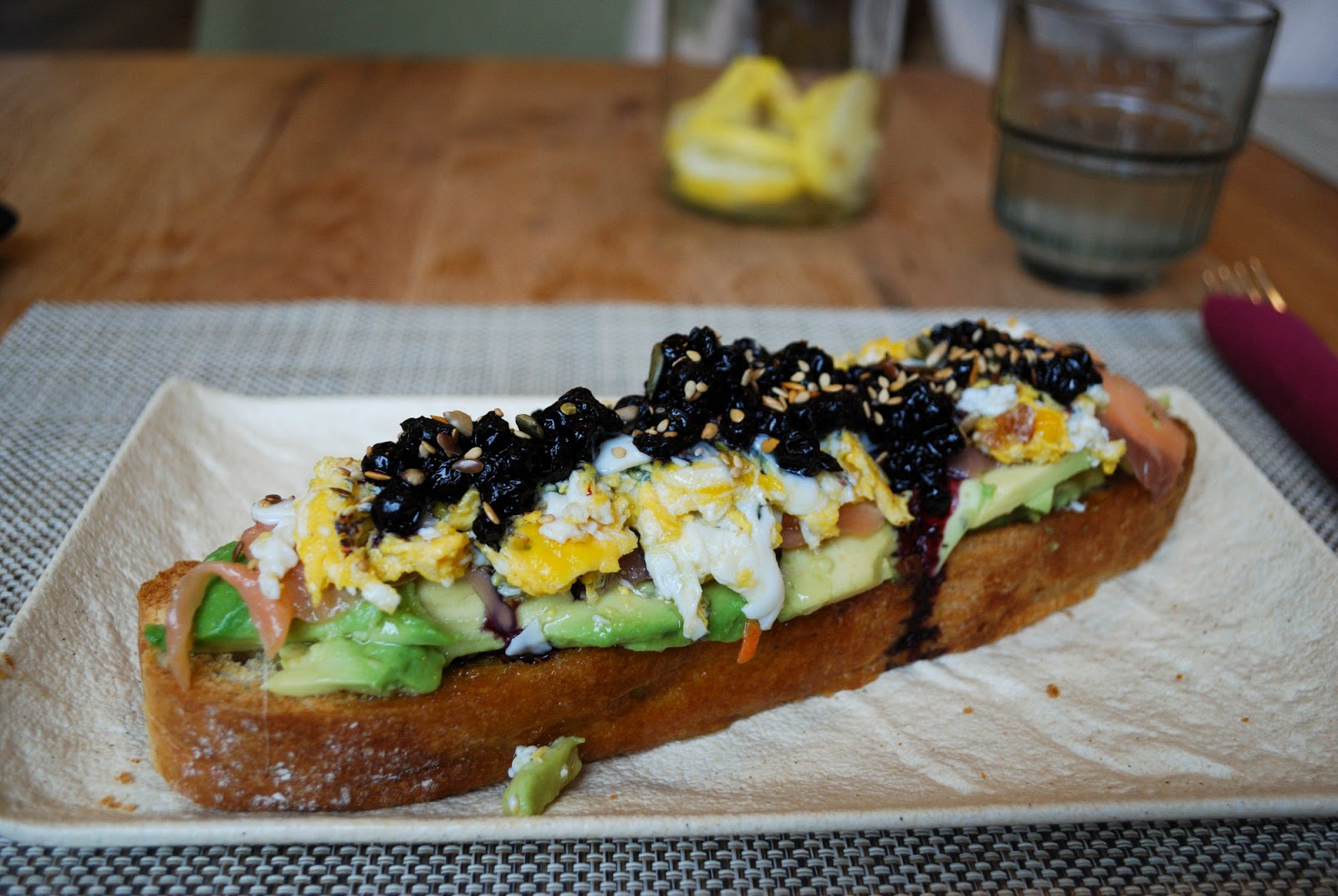 planta restaurant aranjuez madrid spain vegan healthy avocado toast