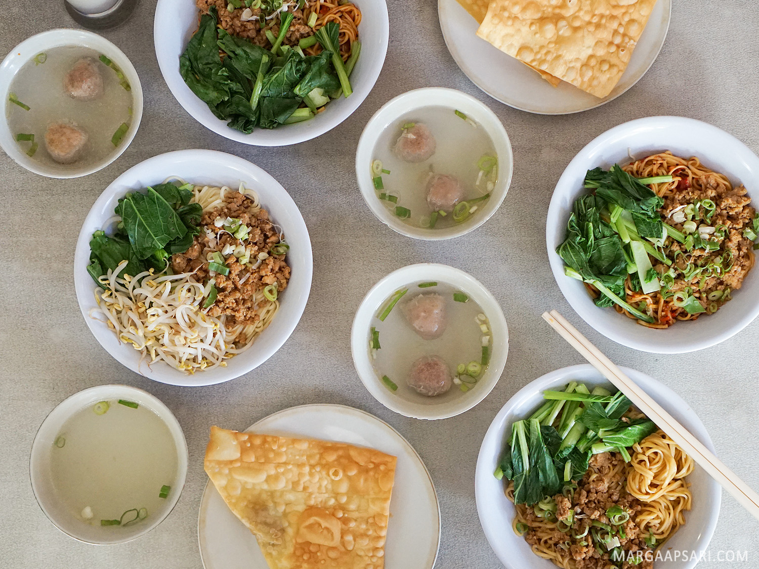 Rumah Makan Sederhana Bintaro Sektor 9 - Muat Turun q