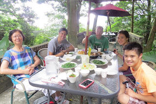 Lunch at the Zhuzihu restaurant.