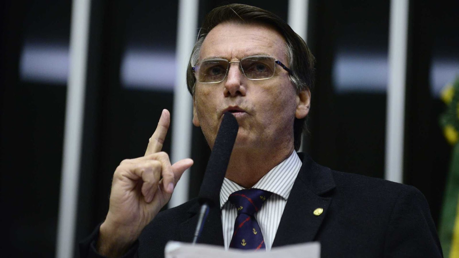 Perfis de apoio a Bolsonaro são deletados pelo Facebook