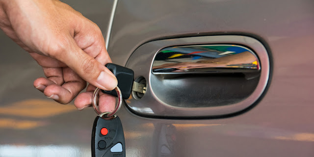 Installer une poignée de porte de remplacement sur votre voiture • Fiches  Auto 24