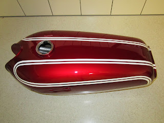 Fuel tank Yamaha  Brilliant Red Candy plus 3 clear coats after pinstriping