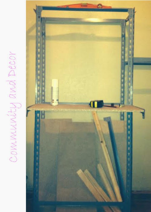 transformar una estantería metálica en un office y rincón de lectura para la oficina