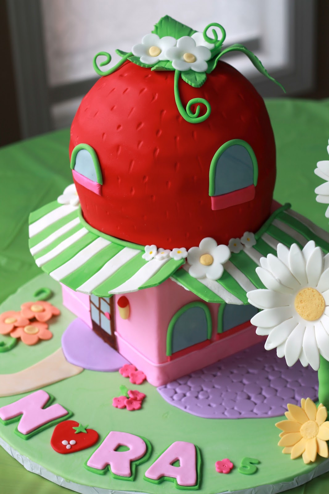 Laine Design: {Strawberry Shortcake Party Ideas and Inspiration}