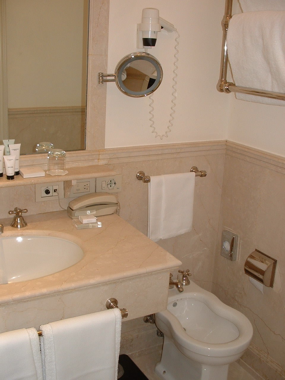 Fair Hero Staying in Florence? The Most Beautiful Bathroom in the World!