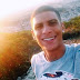 Motociclista de 24 anos morre ao colidir na traseira de caminhão