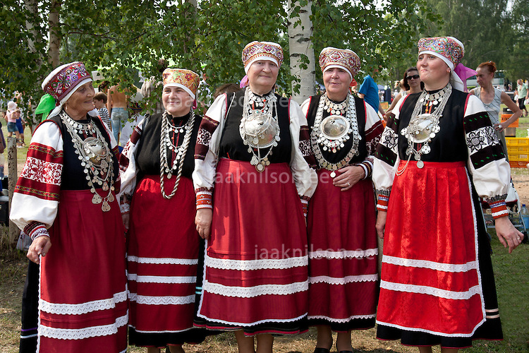 FolkCostume&Embroidery: Costume and Embroidery of the Seto, Estonia