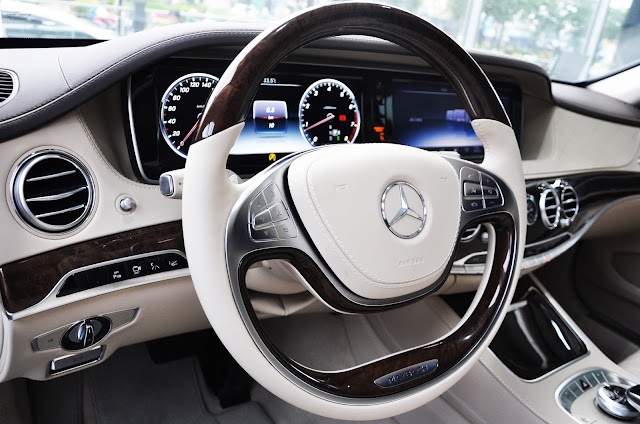 Tay lái Mercedes Maybach S400 4MATIC Mercedes Maybach S400 4MATIC sử dụng tay lái đa chức năng hai chấu được bọc da