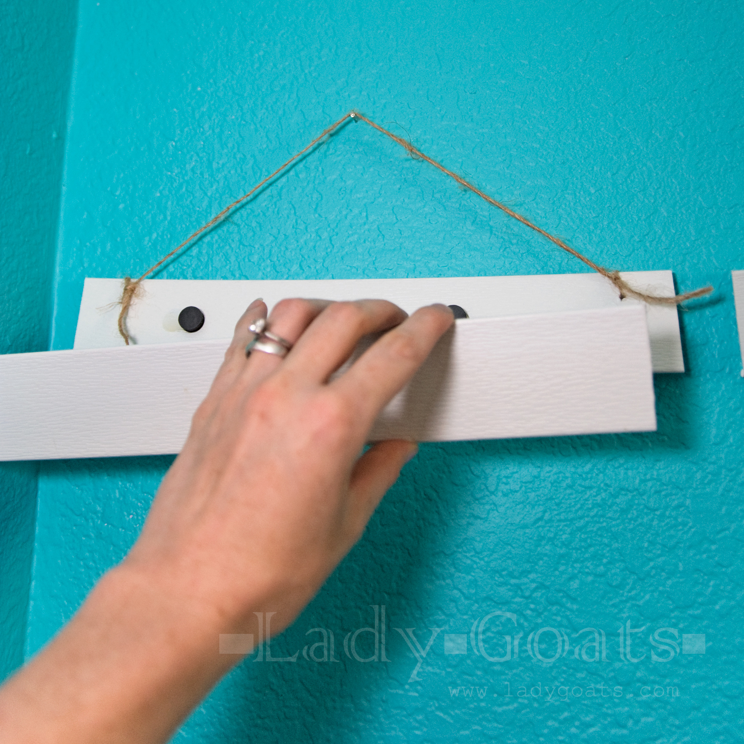 Lady Goats DIY Picture Frame (to easily change out your kids' artwork!)