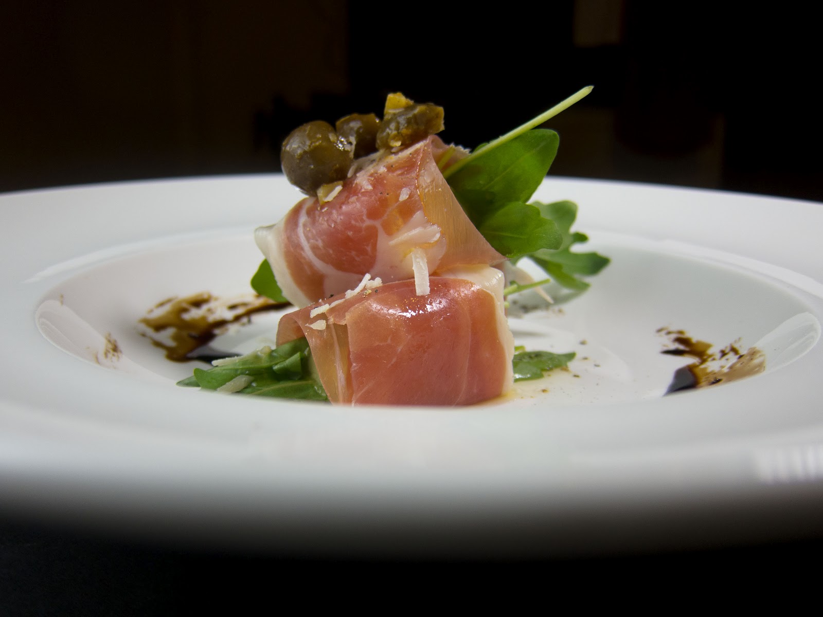 Foodmanna Parma ham & melon salad marinated with honey and truffle oil