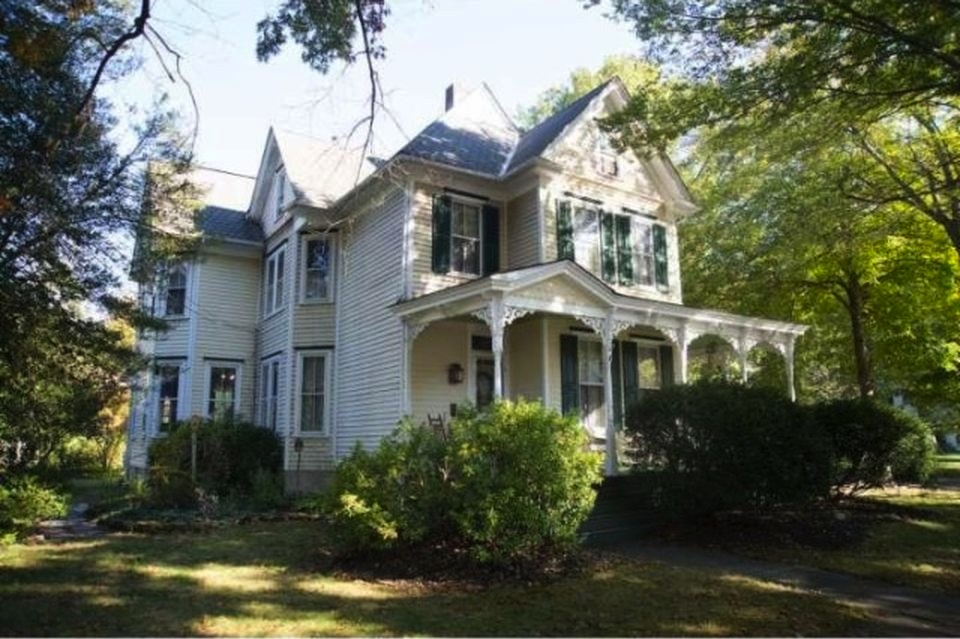 Sweet House Dreams 1890 Victorian in Wenonah, New Jersey