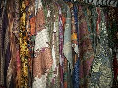 Toko Grosir Baju AISY: Tempat Display Baju