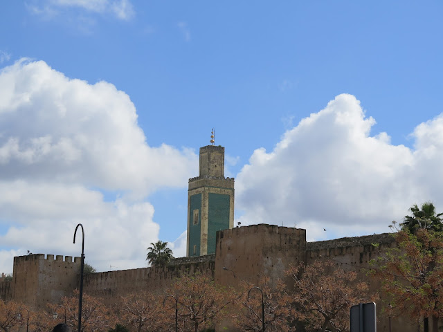 Minarete y murallas de Meknes