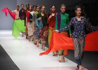 Cara Merobak Kebaya Lama Agar Tampil Lebih Segar