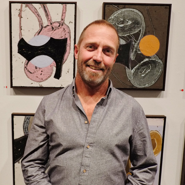 Peter Sharp 'The Shape I'm In' at Liverpool Street Gallery. Photographed by Kent Johnson. Peter Sharp 'The Shape I'm In' at Liverpool Street Gallery. Photographed by Kent Johnson.