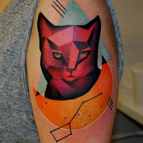 kadın süt kol kırmızı kedi dövmesi woman upper arm red cat tattoo kadın süt kol kırmızı kedi dövmesi woman upper arm red cat tattoo