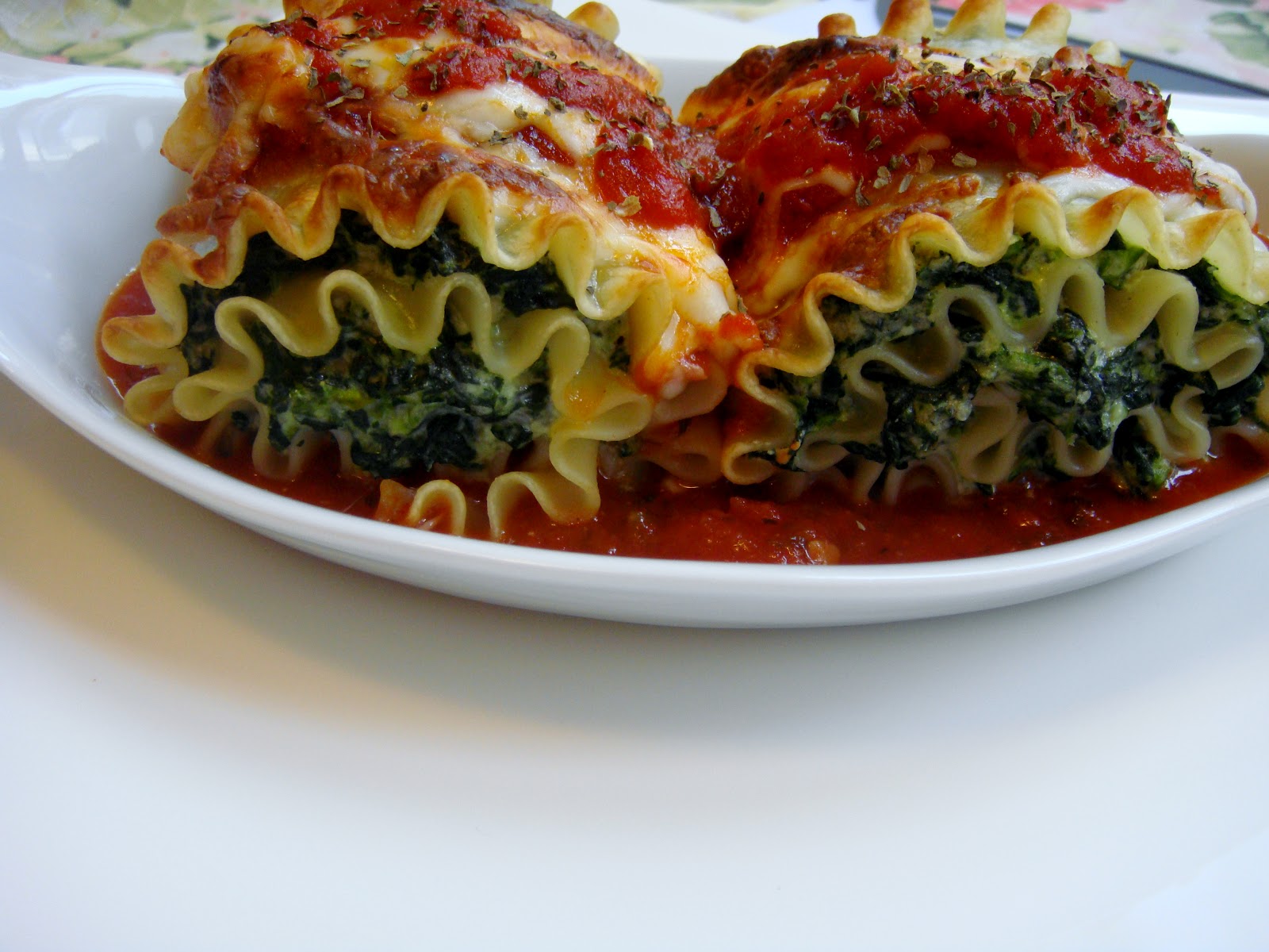 Chic Edibles Three Cheese Spinach Lasagna Pinwheels