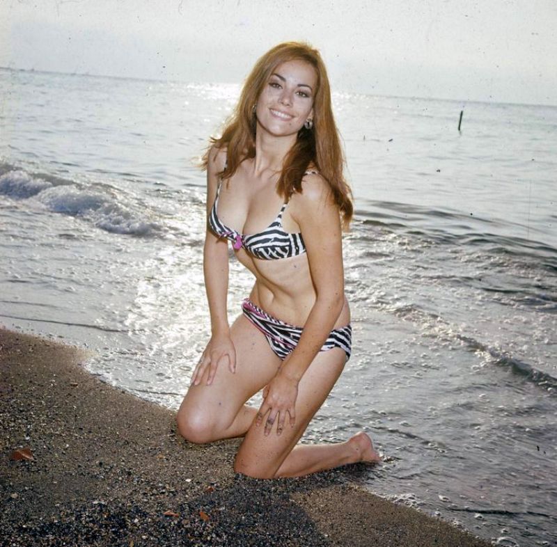 Auger young claudine Claudine Auger