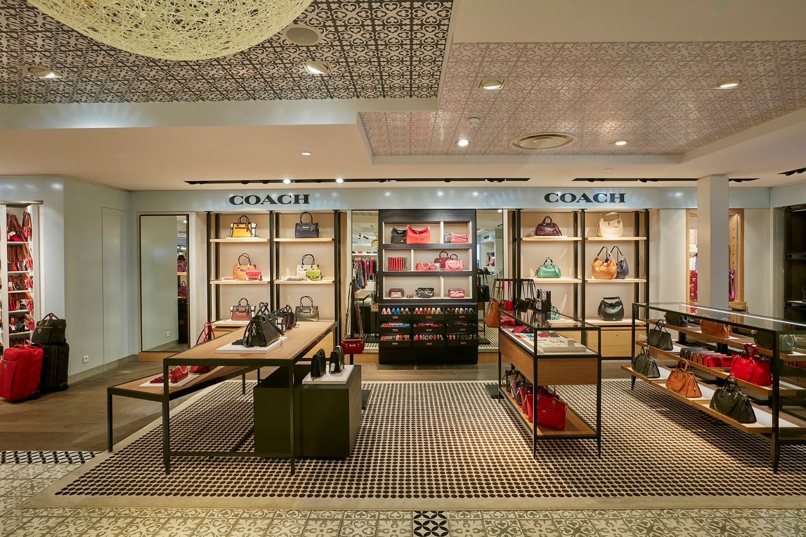Essential Communications: COACH OPENS MEN'S AND WOMEN'S SHOPS IN CHARLES DE  GAULLE AIRPORT