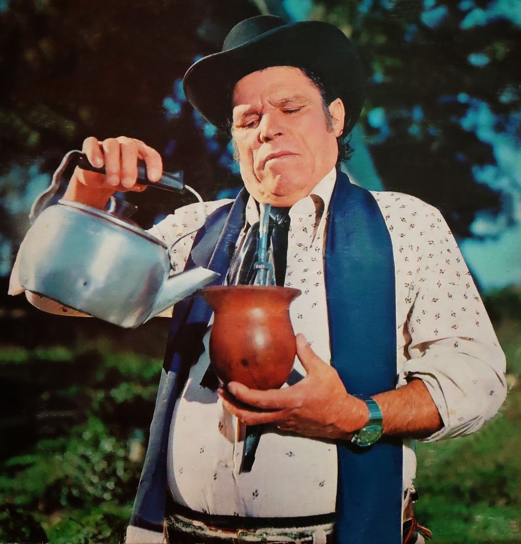 GILDO DE FREITAS (63 anos) Cantor * Porto Alegre, RS (19/06/1919) + Porto Alegre, RS (04/12 GILDO DE FREITAS (63 anos) Cantor * Porto Alegre, RS (19/06/1919) + Porto Alegre, RS (04/12