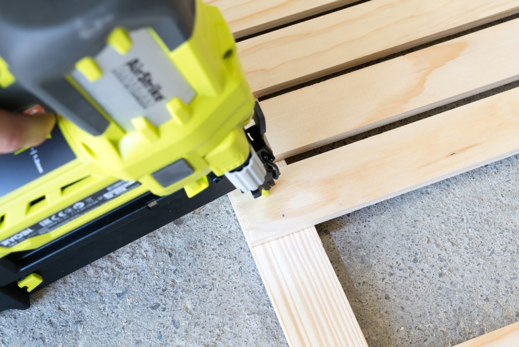 Difference between Pin Nailer, Brad Nailer and Stapler Best Tools