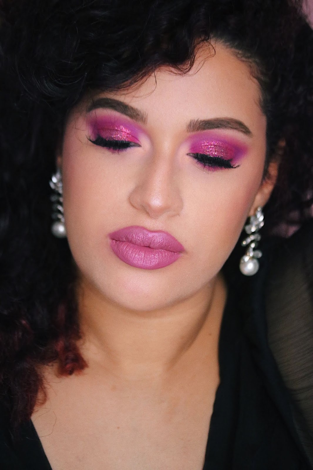 REVOLUTION PRESSED GLITTER PALETTE,REVOLUTION PRESSED GLITTER PALETTE HOT PURSUIT, HOT PURSUIT , MAKEUP REVOLUTION , REVOLUTION MAKEUP LONDON , DOLLAR MAKEUP,ROSEMADEMOISELLE , ROSE MADEMOISELLE , BLOG BEAUTÉ , PARIS , REVUE , AVIS , SWATCHS , GLITTERS , GLITTERMAKEUP , MAQUILLAGE PAILLETTES ,