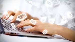 escrevendo e-mails