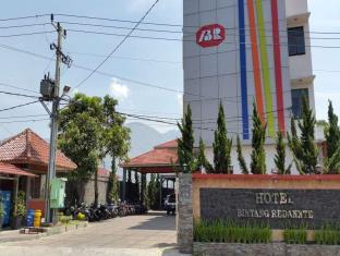 INILAH DAFTAR 15 HOTEL BAGUS DI GARUT CIPANAS Hotel Bintang Redannte