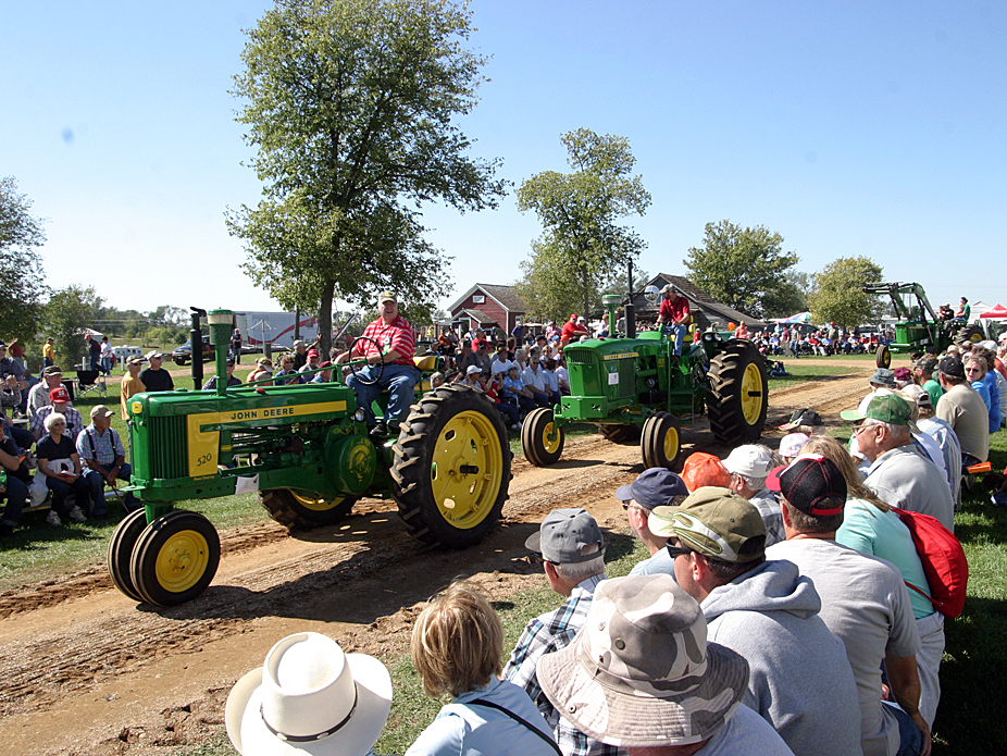 Hutchinson Herald, Menno, South Dakota Oct. 1, 2015 Menno Pioneer