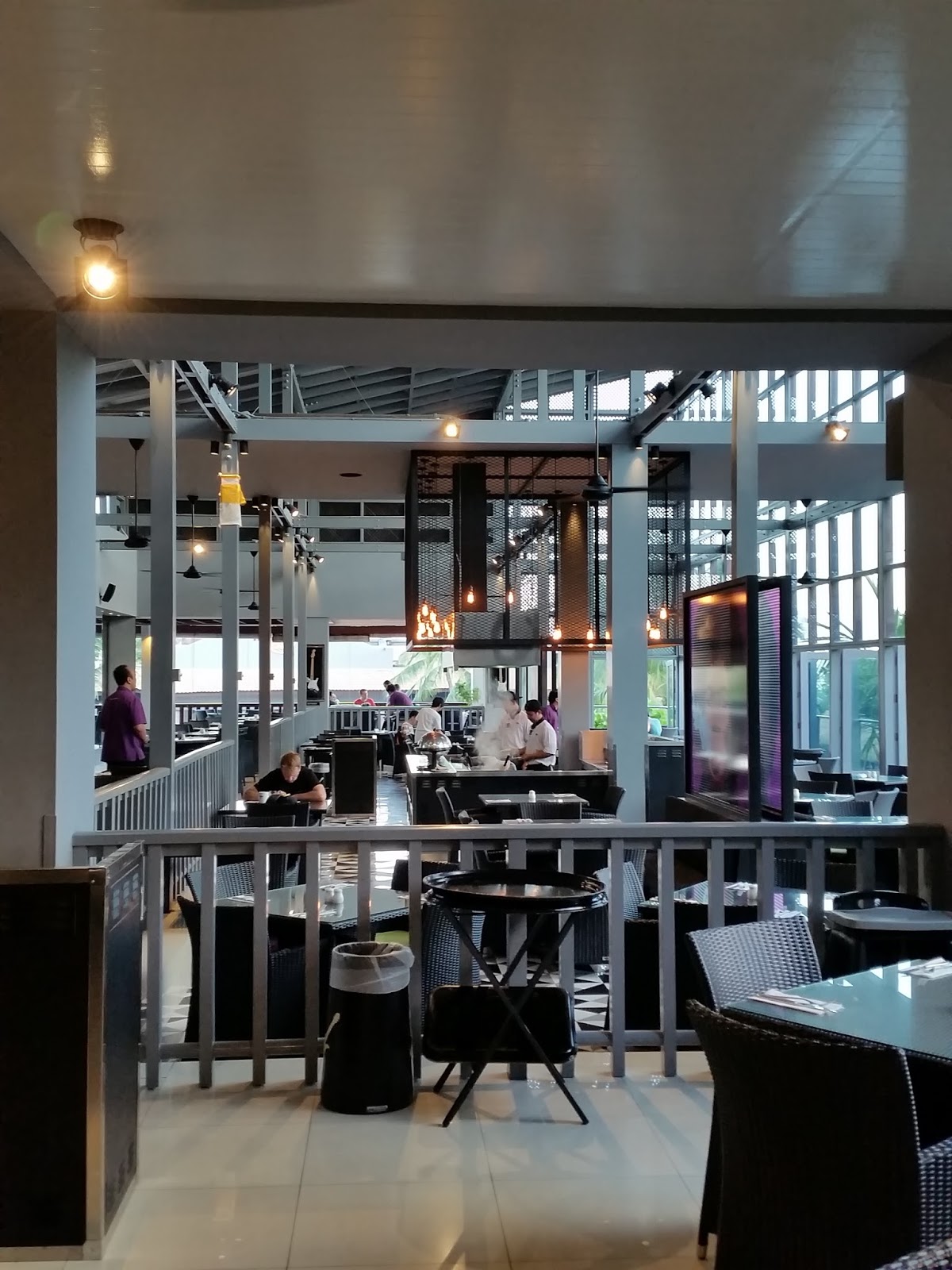 UTOPIA: Breakfast @ Hard Rock Hotel