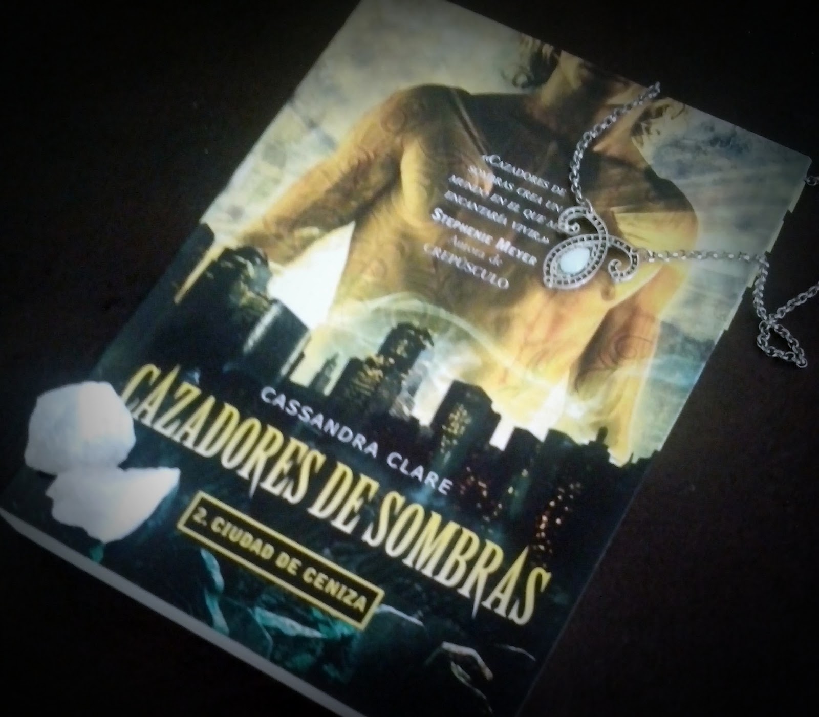 Cazadores de sombras, ciudad de ceniza (The mortal instrument 2