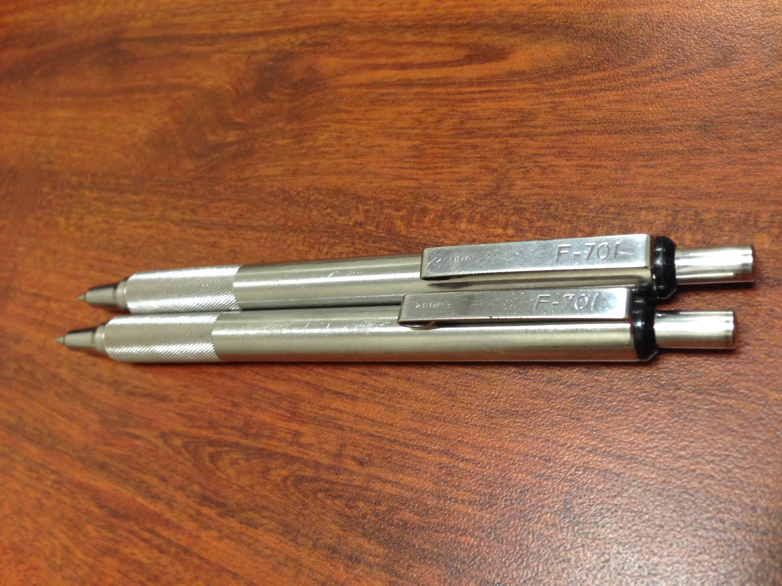 a Memphis Traveler EDC Pen Review Zebra F701 The Best